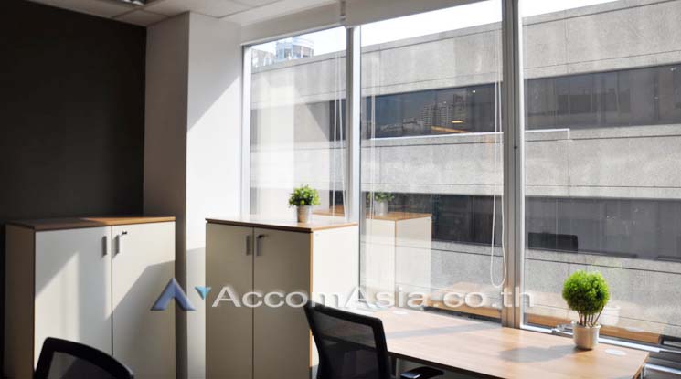 14  Office Space For Rent in Ploenchit ,Bangkok BTS Ploenchit at Q House Ploenchit Service Office AA10284